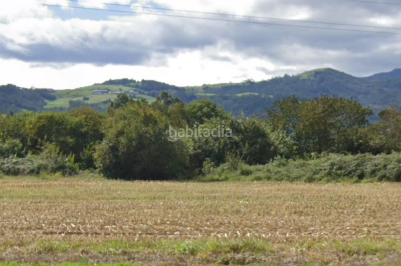 Foto c41e2707-015d-4dd5-86e4-a79c5d073453. Terreny residencial a Valdés