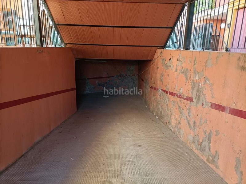 Foto 2a517226-e3c5-4812-8554-7be52c8dd2b3. Aparcament cotxe a Aznalcóllar