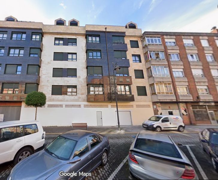 Foto 12451fb4-7acc-403a-9643-7cd2f015e0e1. Aparcament cotxe a Lugones Siero