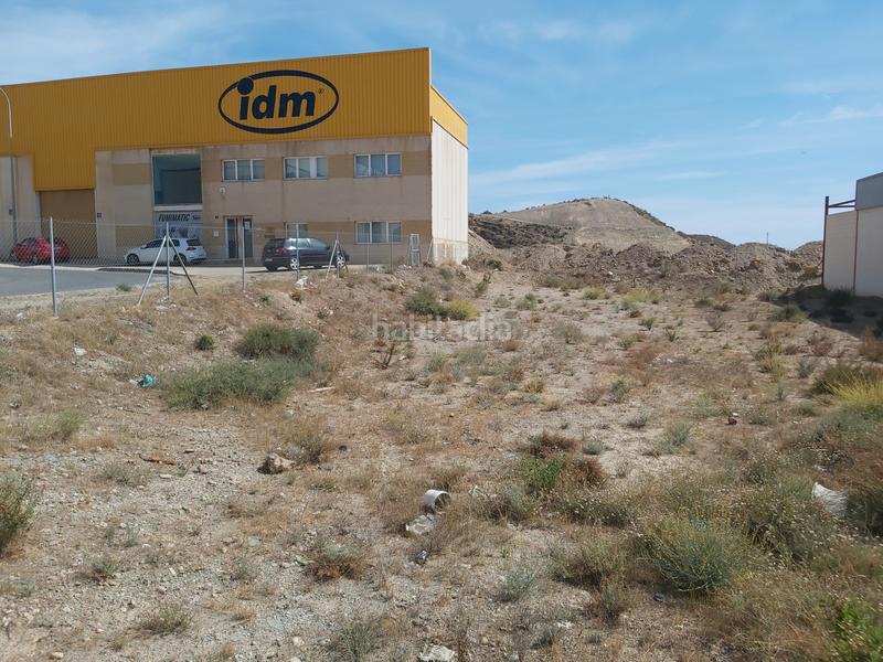 Foto 7f398990-fd6d-4680-b25c-06686346f794. Solar industrial en calle sierra bermeja 1 ocacion se vende solar industrial haciendo esquina en Viator