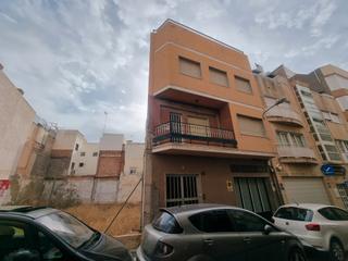 Edificio en Plaza de Toros - Santa Rita. Edificio centro almeria