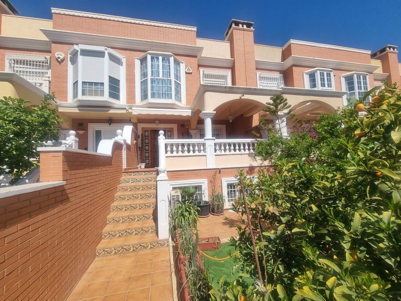 Foto 0e3628f6-1bd6-4364-b99d-71ed52642758. Chalet in calle costa marfil 19 in Los Molinos - Villa Blanca Almería