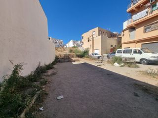Terreno residencial en Calle doctor rodríguez de la fuente 23. Solar en esquina en benahadux