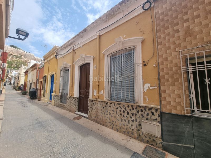 Foto 601a1687-6b42-4732-948b-0eedc941bf24. Casa a calle clarín 22 a Centro Almería