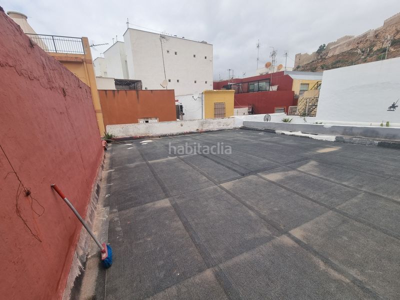 Foto 696dfcfa-68c3-43ea-acaa-a71a3d91889e. Casa a calle clarín 22 a Centro Almería