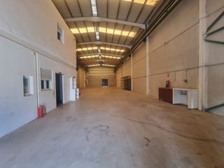 Miete Fabrikhalle in El Ingenio. Nave industrial con puente crua sector 20