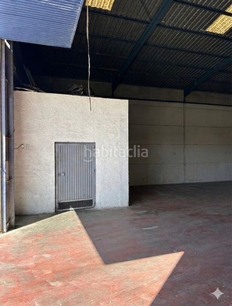 Foto 85e7f54f-c643-4ce4-b512-ca5a9b80627f. Nau industrial a Viator