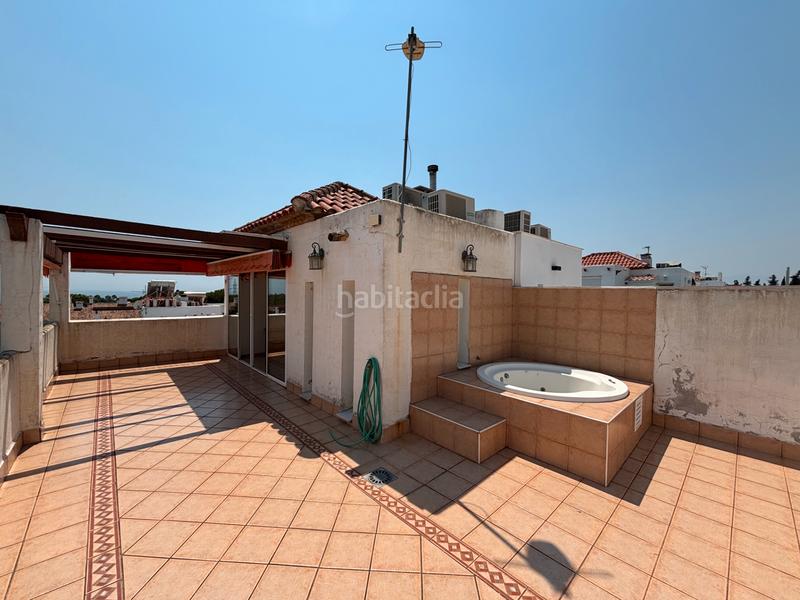 Foto 3dc31ea9-0d64-4bb9-a3bd-2a685aa0c0e6. Casa pareada casa con piscina a reformar en Nagüeles Alto Marbella