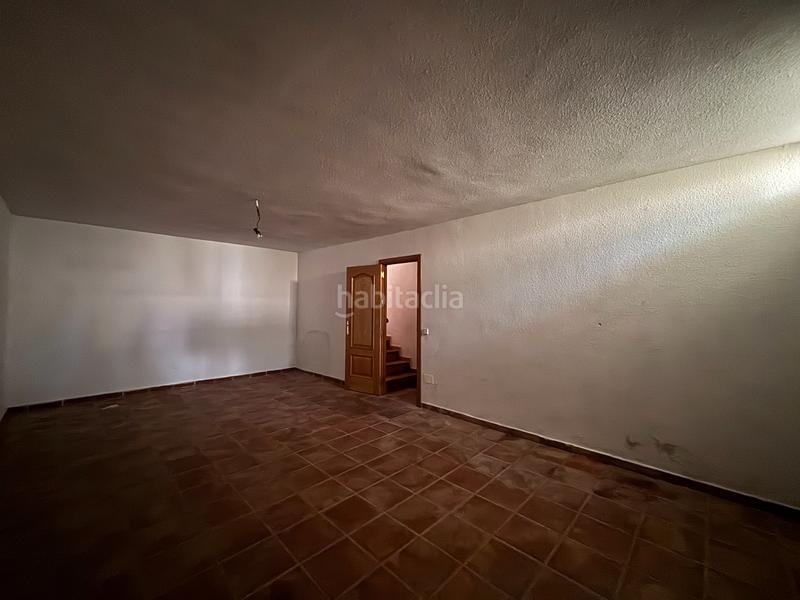 Foto 80e612e7-5c41-4e39-a615-640d6cb62bf7. Casa pareada casa con piscina a reformar en Nagüeles Alto Marbella