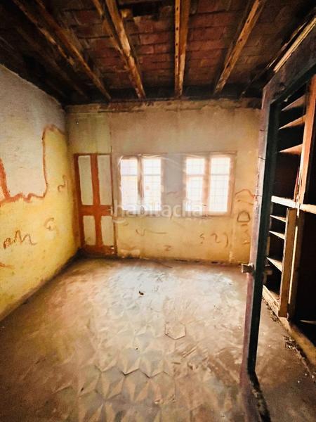 Foto c6c2c5f6-47c9-4b9d-a097-7b5c6ff83dfd. Casa adosada casa en venta totalmente a reformar en Barcelona