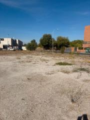 Miete Gewerbliches Grundstück in Calle del trigo 1. Alquiler de terreno en leganés - 2.244 m² para campa y eventos a