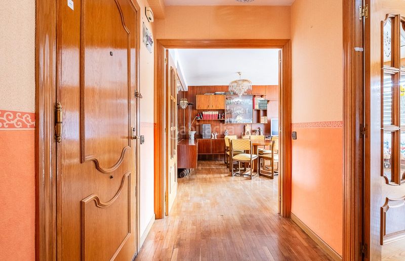 Foto 2837f326-2ce3-46e5-bbd0-37956db63692. Pis amb aparcament piscina a Quintana Madrid