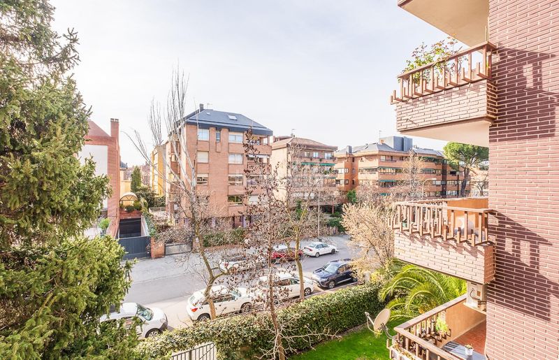 Foto a235b5a5-c83e-4257-81cf-915e5734ee36. Pis amb aparcament piscina a Quintana Madrid