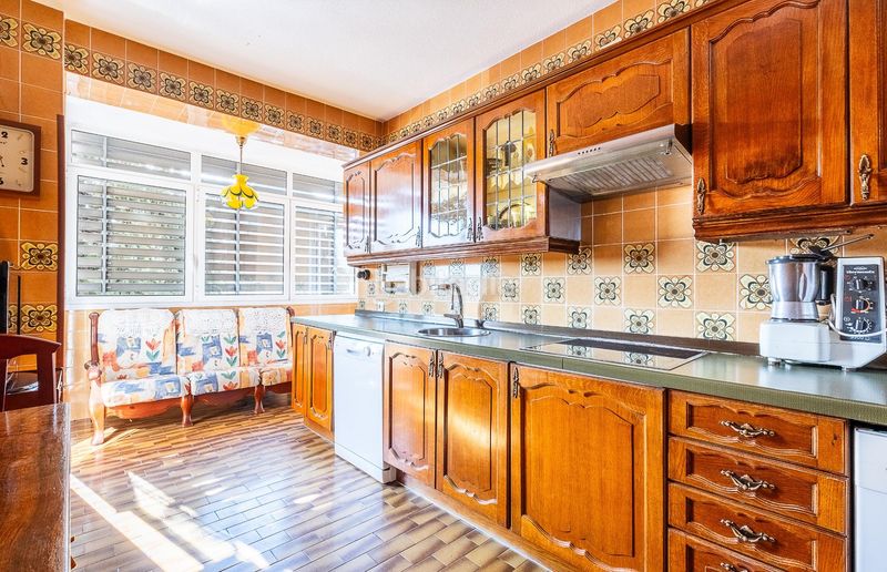 Foto e4be7806-c923-4d3a-a23e-712b30368094. Pis amb aparcament piscina a Quintana Madrid