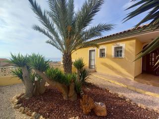 Xalet en Bolnuevo. Precioso chalet en bolnuevo espacio, confort y vista al mar