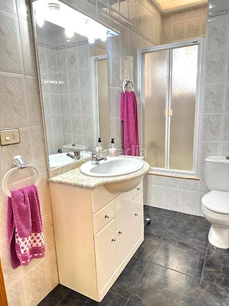 Foto 1f3c2e11-9da0-4a49-ac41-d86cb009766e. Casa  con local, grandes terrazas y múltiples opciones de uso – lista para entrar a vivir. en Vall d´Uixó (la)