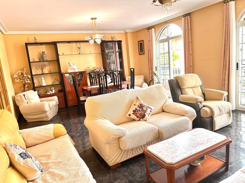 Foto 3c615fae-3d14-49f8-a6e1-4340d3b96951. Casa  con local, grandes terrazas y múltiples opciones de uso – lista para entrar a vivir. en Vall d´Uixó (la)