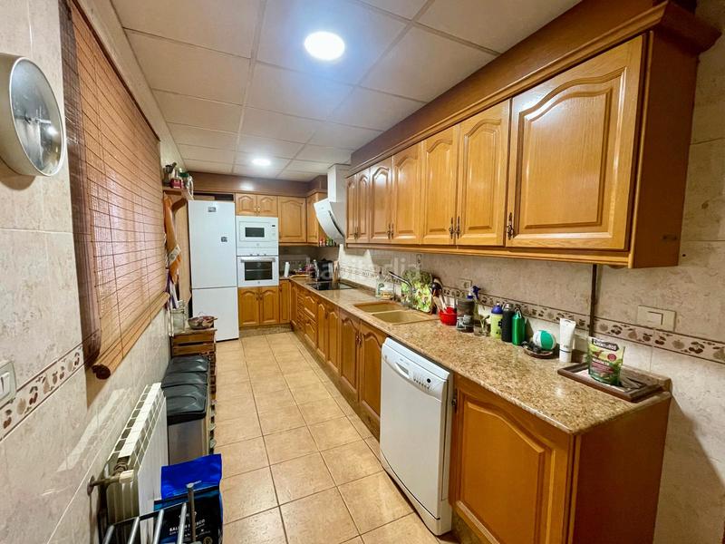 Foto e02da0a4-0fb4-4416-962d-087994bcaf9f. Chalet  independiente de 190 m² con piscina, jardín y garaje en Onda