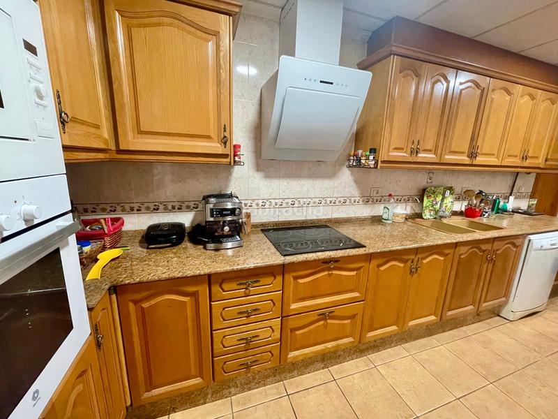Foto f5008625-2712-46de-bd3e-0a0dabb8a029. Chalet  independiente de 190 m² con piscina, jardín y garaje en Onda