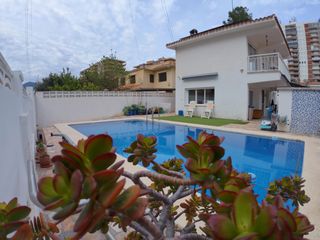 Chalet  Carrer apòstol santiago. Chalet independiente con piscina a 3 min de la playa – heliópoli