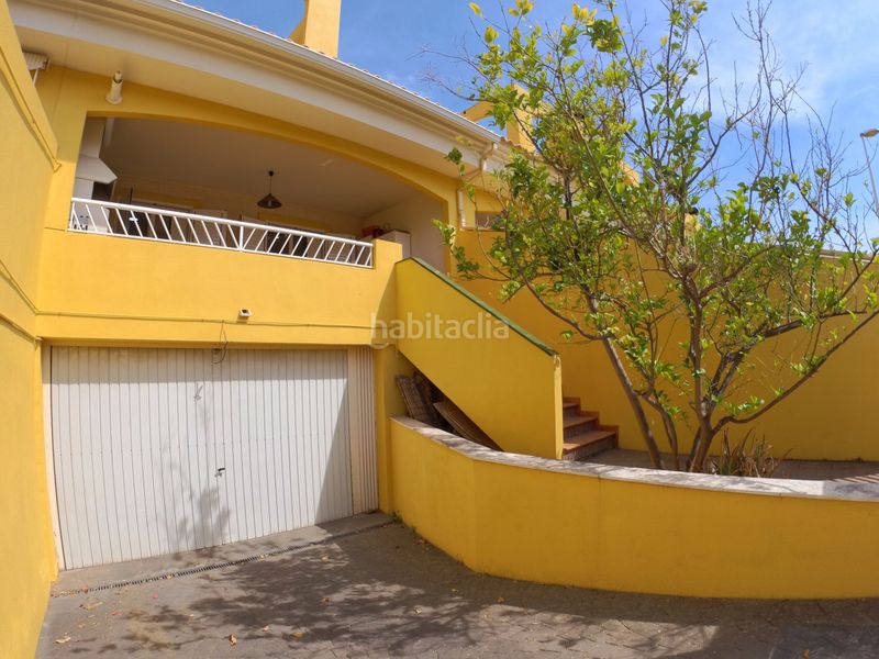 Foto 21792dd2-359b-4156-bc8e-a1992e0893f6. Casa adossada amb xemeneia calefacció aparcament piscina a Sagunt