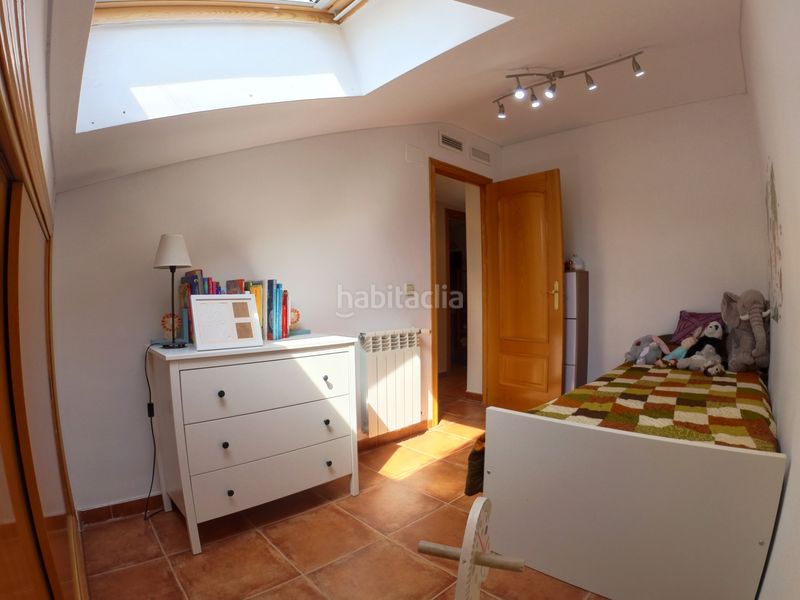 Foto a95cdbd2-7483-443e-9e3a-8e62574993c4. Casa adossada amb xemeneia calefacció aparcament piscina a Sagunt