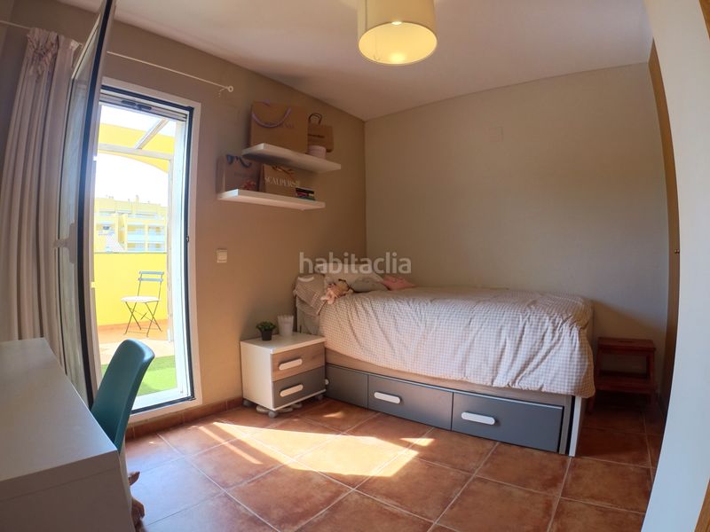 Foto bb32d0db-1d82-44a6-bd39-e6912b2c365a. Casa adossada amb xemeneia calefacció aparcament piscina a Sagunt
