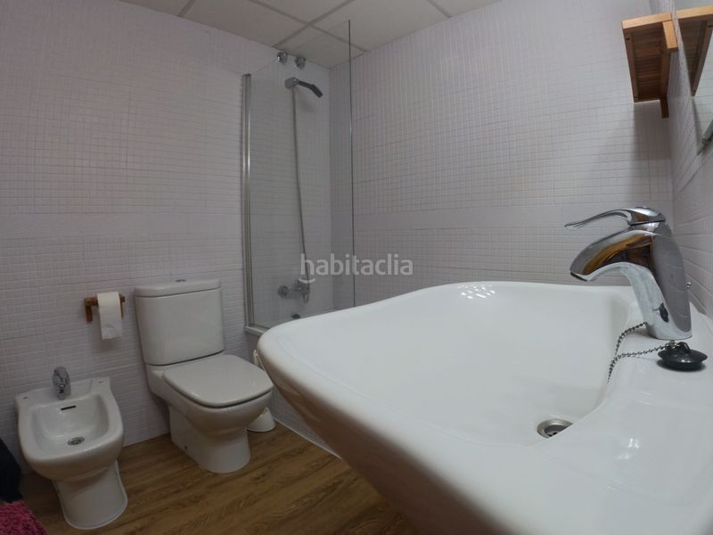 Foto d52568f7-bc32-41cd-b9a8-f84c82d64a45. Casa adossada amb xemeneia calefacció aparcament piscina a Sagunt