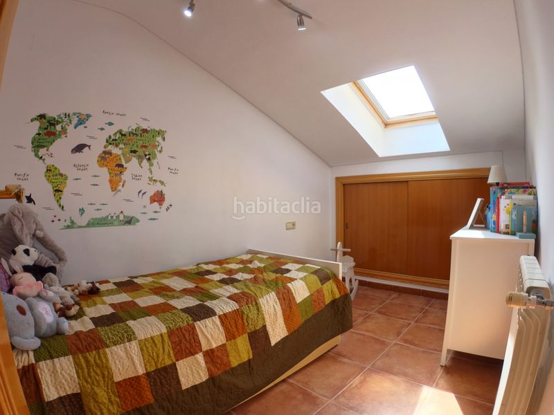 Foto eb82376b-49cc-484d-8266-b8dd058554ef. Casa adossada amb xemeneia calefacció aparcament piscina a Sagunt