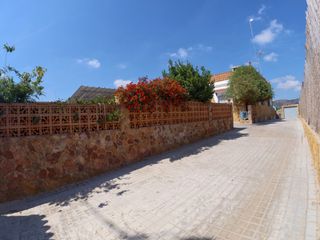 Xalet  Camino de comediana 8. Casa de campo con piscina, jardín y parcela de 1.200 m²