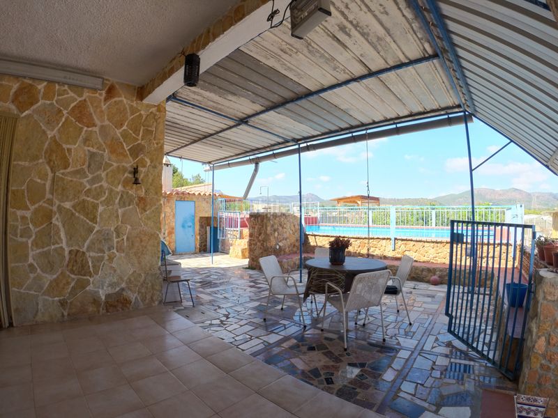 Foto c250ba09-f621-4456-a3a9-a6d012589459. Xalet amb aparcament piscina a Centro-El Castillo Sagunt