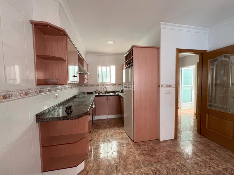 Foto 55ffd094-9207-4288-9d46-3cc78aa23cc5. Casa adosada  de 3 plantas con terraza y balcón en la vall d'uixó en Vall d´Uixó (la)