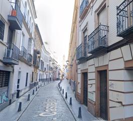 Alquiler Local Comercial en Calle castellar 46. Gran local comercial en casco antiguo