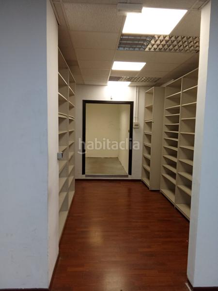 Foto 48ee8ee7-6a37-48c1-8dcc-a7c979a28527. Alquiler local comercial en calle arjona 8 gran local comercial en centro en Sevilla