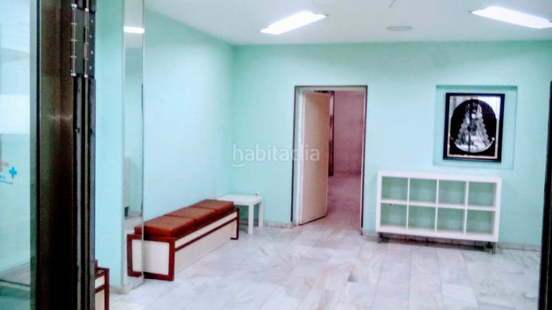 Foto cad466b8-fdca-48cf-bae9-218645085e10. Location local commercial dans calle afán de ribera 137 dans Sevilla