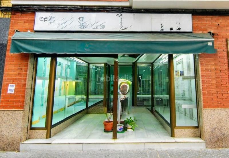 Foto 17d3be33-2bcd-4f05-9023-84b34d6c2cf6. Rent business premise in calle afán de ribera 137 in Sevilla
