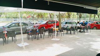 Miete Geschäftsraum in Avenida de la mujer trabajadora 15. Alquiler bar con cocina y veladores