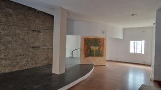 Alquiler Local Comercial  Calle monte carmelo. Alquiler sin comisiones de local comercial