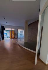 Local Comercial en Calle Monte Carmelo