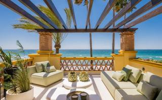Apartamento en Río Real. Exclusivo apartamento reformado en primera línea de playa, rio r