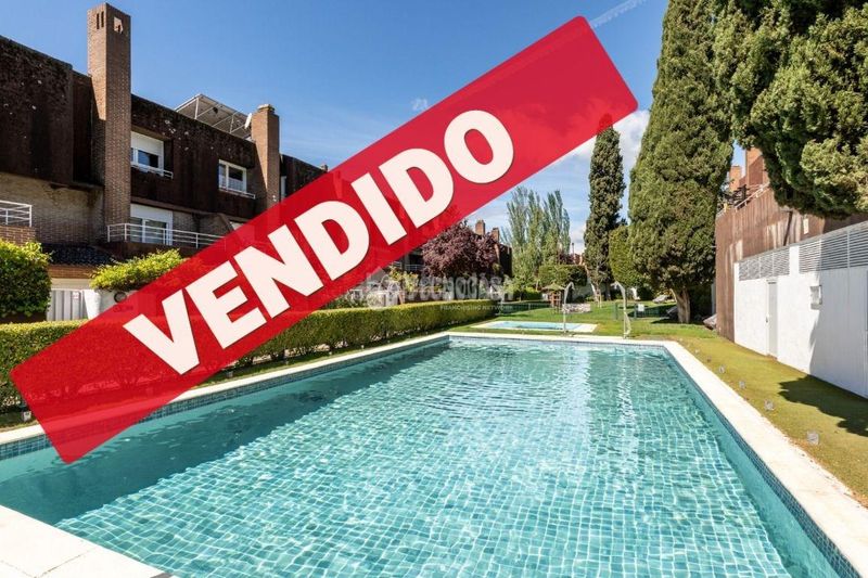 Foto c8964e4d-efdc-4572-8a75-7860ad51271d. Casa aparellada amb calefacció aparcament a El Burgo Rozas de Madrid (Las)