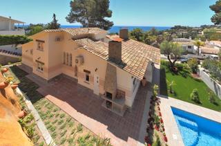 Chalet  Carrer de la cala. Villa  con licencia turistica a 150 m de la playa