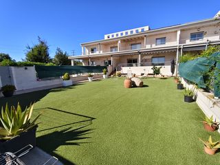 Casa aparellada  Carrer joan xxiii 74. ¡financiación desde el 90%!