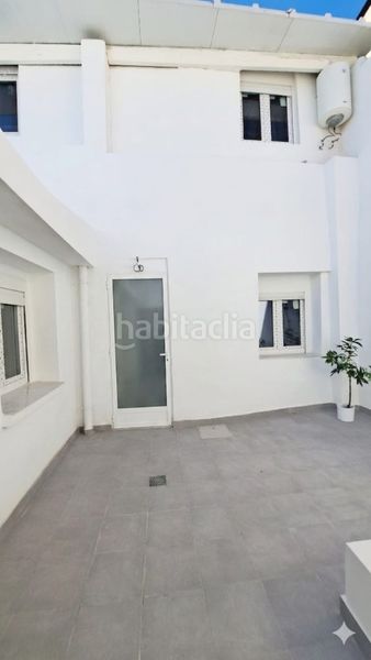 Foto 5f5aa174-9d38-471a-bde7-afb0a682a505. Casa amb piscina a Centro Mutxamel