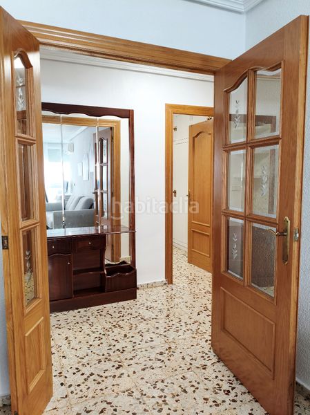 Foto ec01dac4-ca6b-4700-8b73-ea58e62e76cd. Pis a Campello Pueblo Campello (el)
