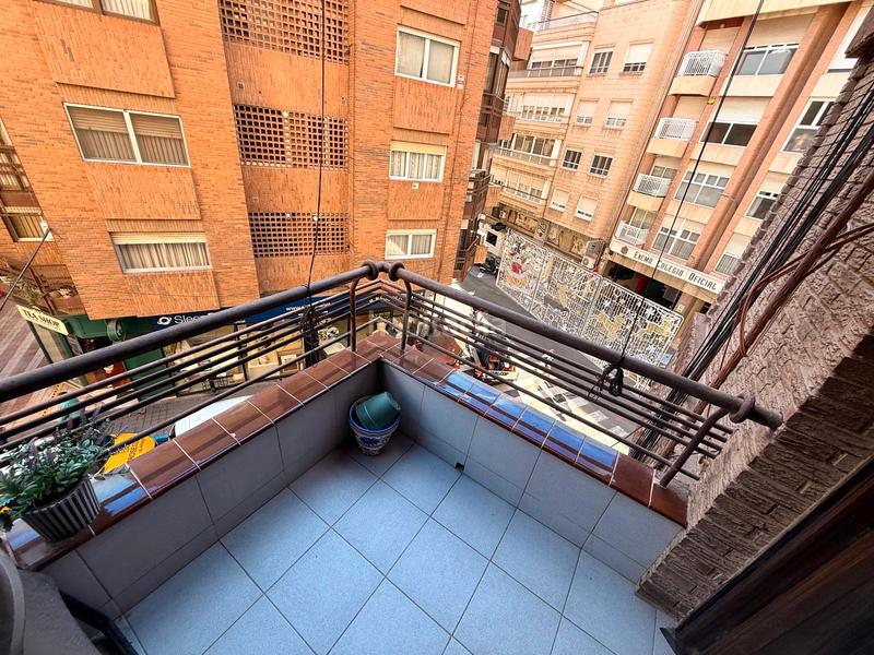 Foto c3ad2dbf-fc0c-4dbf-8f94-df60e0daf385. Alquiler piso en calle serrano 28 alquiler de piso en cl serrano en Alicante