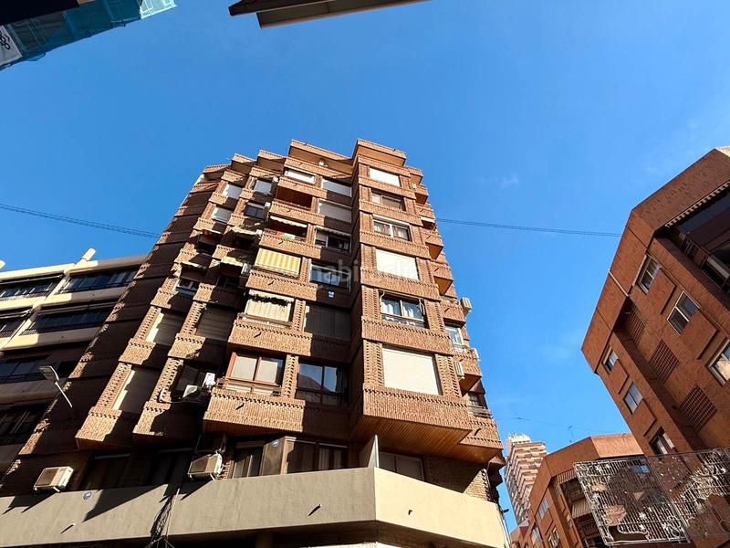 Foto d90a46a9-f6a3-476d-a41b-dbc6eab7ba9c. Miete etagenwohnung in calle serrano 28 in Ensanche-Diputación Alicante