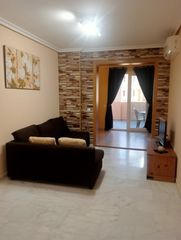 Miete Etagenwohnung in Avenida los pacos 1. Piso en los pacos