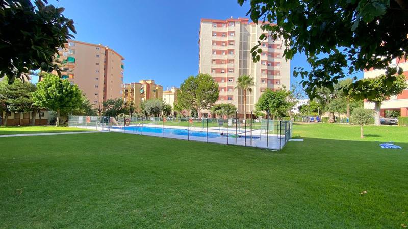 Foto 05714687-87a2-48a8-8d4e-14fac5f68e33. Location appartement avec parking piscine dans Puerto Deportivo Fuengirola