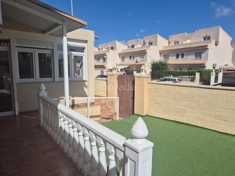 Foto e549d27b-d6f8-4925-bd20-96f0b1bb2e22. Reihenhaus mit pool in Playa Flamenca Orihuela